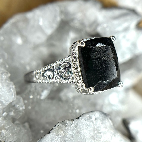 “Real Queen” Stunning Black Tourmaline Ring! 💎 - Size (7) - Picture 6 of 8
